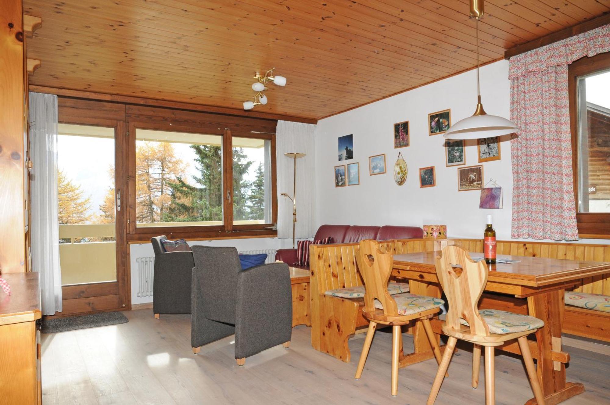 Alpenhaus Bettmeralp Rom bilde