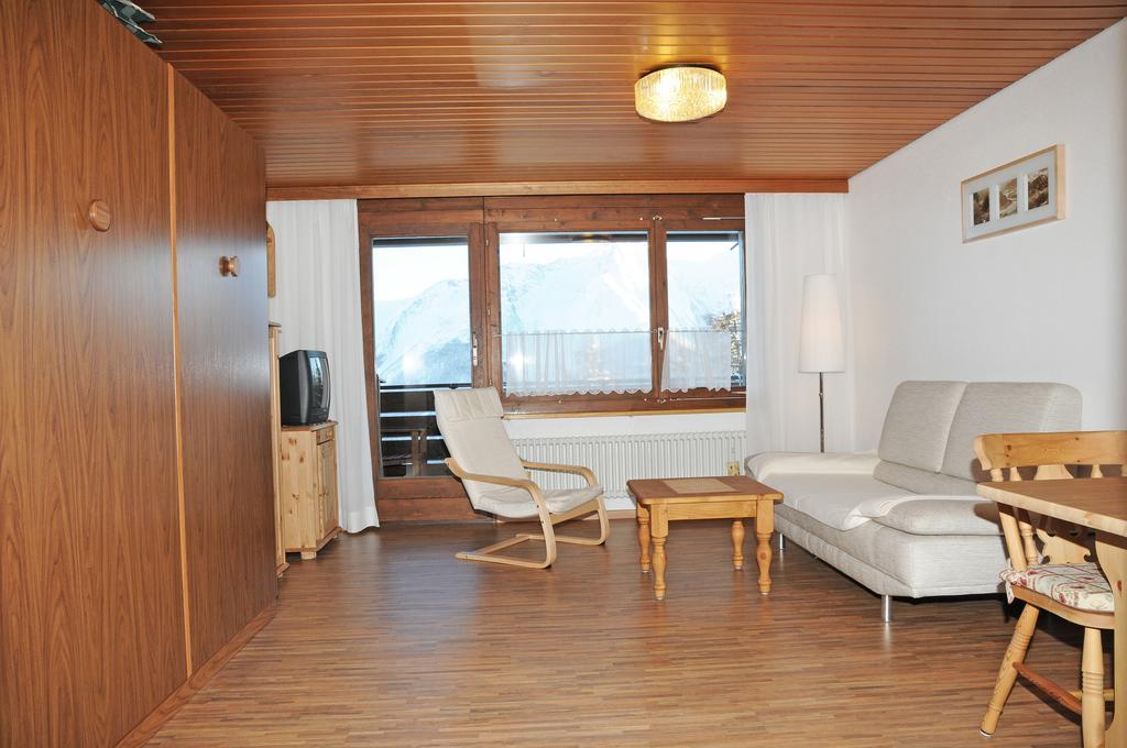 Alpenhaus Bettmeralp Rom bilde