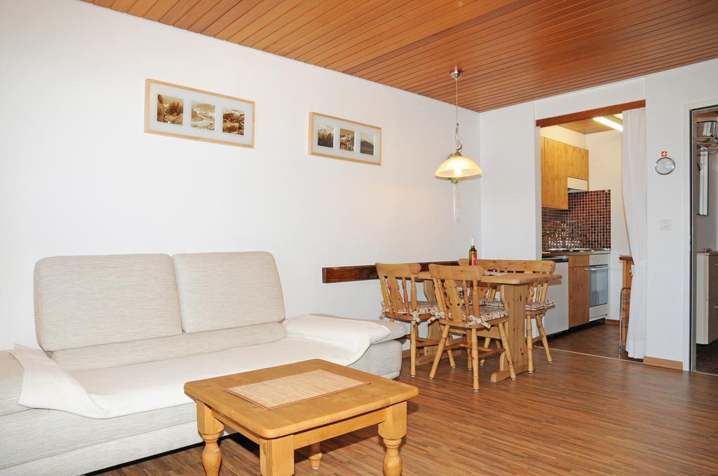 Alpenhaus Bettmeralp Rom bilde